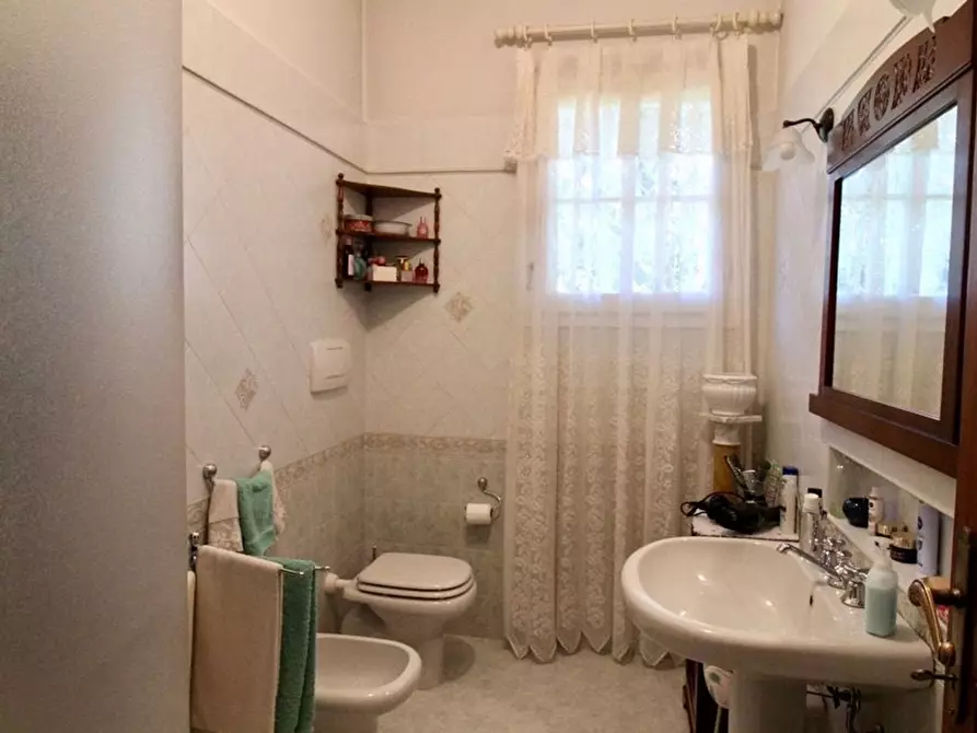 Immagine 18 di Villa in vendita  a Pietrasanta