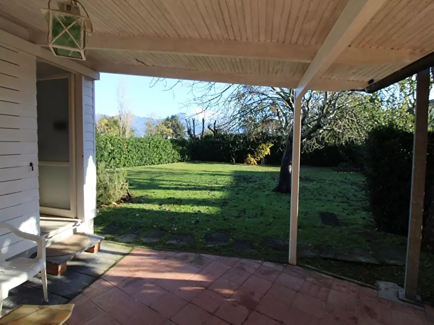 Immagine 3 di Villa in vendita  a Pietrasanta