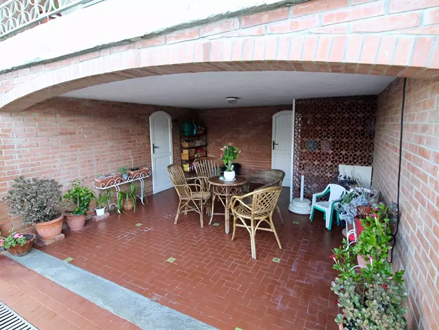 Immagine 8 di Villa in vendita  a Pietrasanta