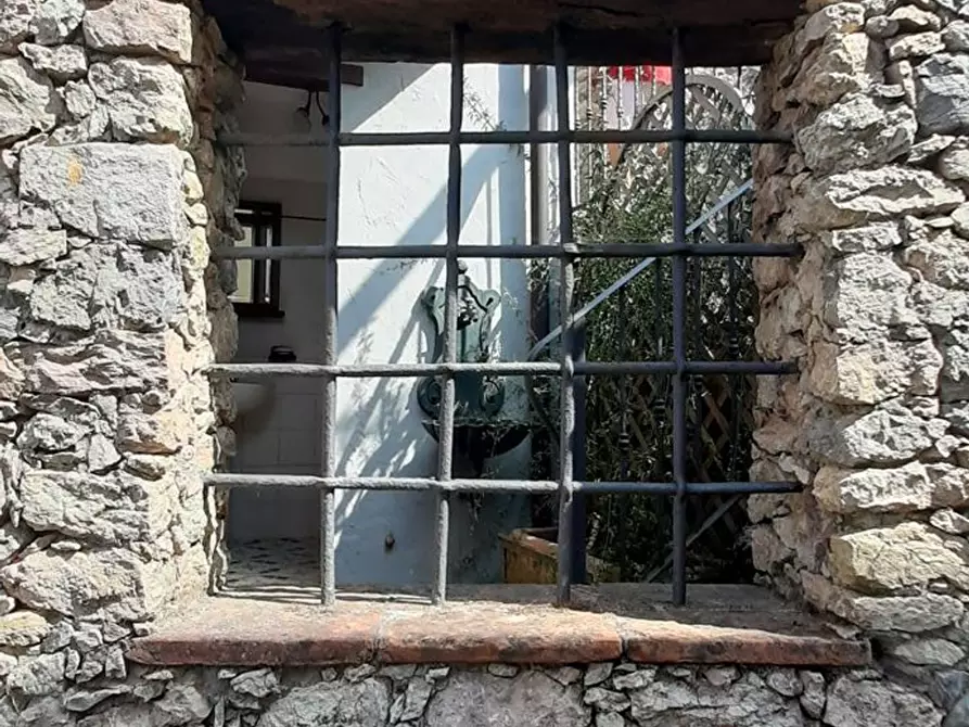 Immagine 39 di Casa indipendente in vendita  a Camaiore