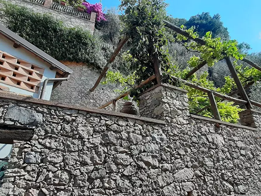 Immagine 37 di Casa indipendente in vendita  a Camaiore