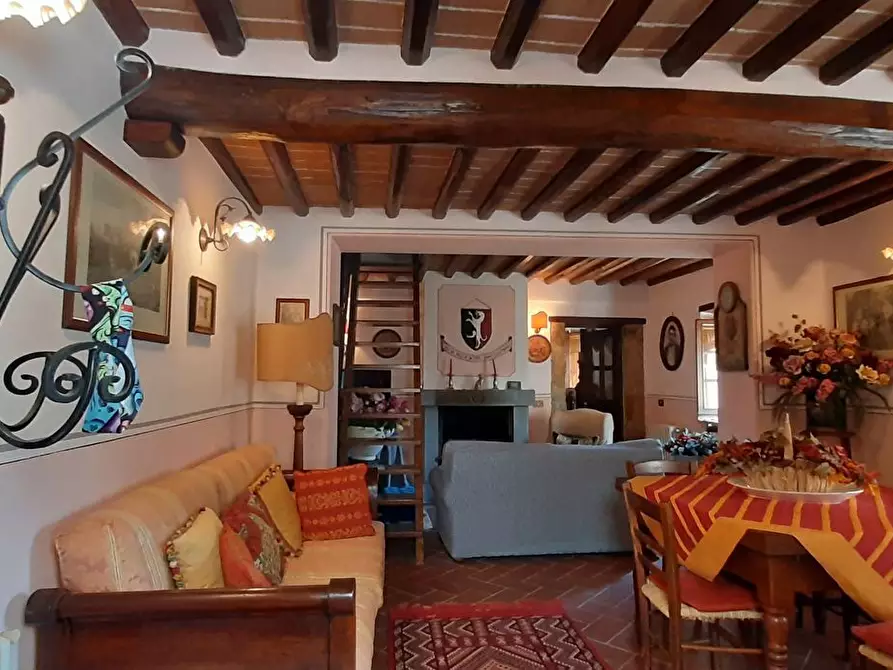 Immagine 9 di Casa indipendente in vendita  a Camaiore