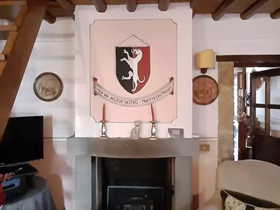 Immagine 8 di Casa indipendente in vendita  a Camaiore