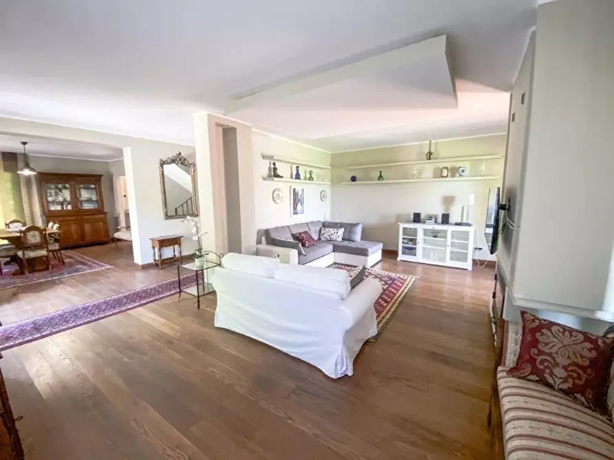 Immagine 23 di Villa in vendita  a Camaiore