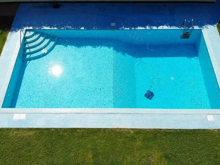 Immagine 11 di Villa in vendita  a Camaiore