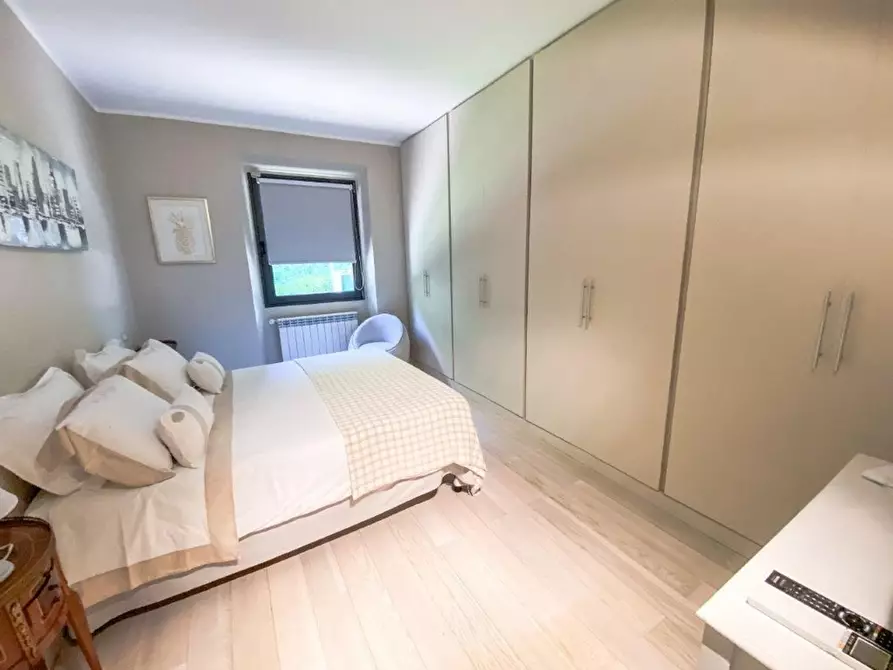 Immagine 36 di Villa in vendita  a Camaiore