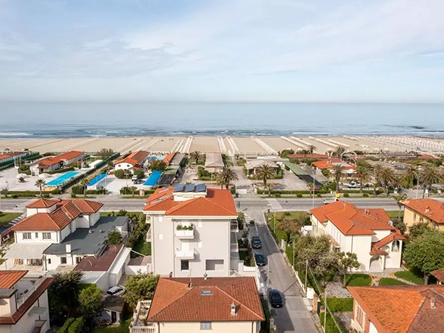 Immagine 29 di Appartamento in vendita  a Pietrasanta