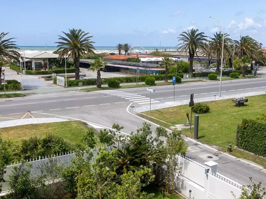 Immagine 8 di Appartamento in vendita  a Pietrasanta