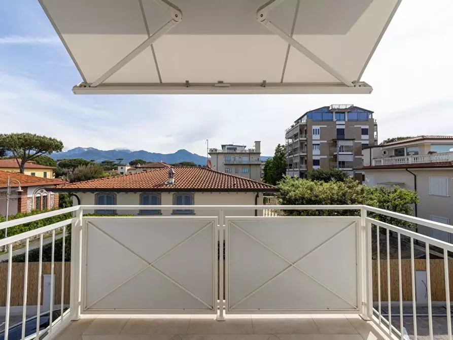 Immagine 26 di Appartamento in vendita  a Pietrasanta