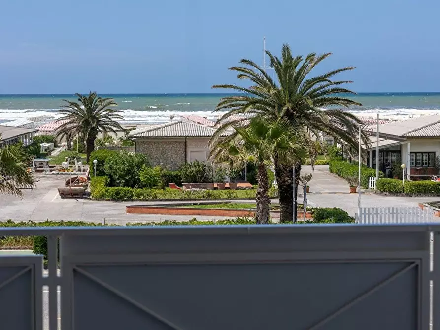 Immagine 6 di Appartamento in vendita  a Pietrasanta