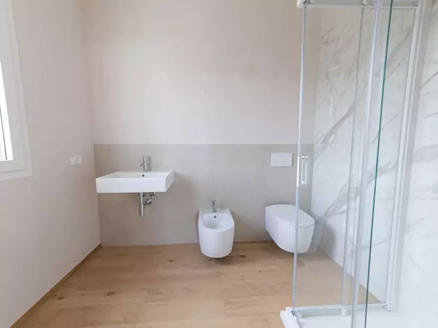 Immagine 24 di Appartamento in vendita  a Pietrasanta