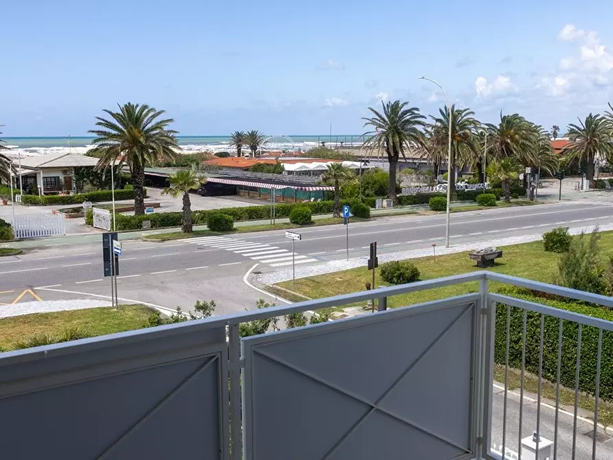 Immagine 7 di Appartamento in vendita  a Pietrasanta