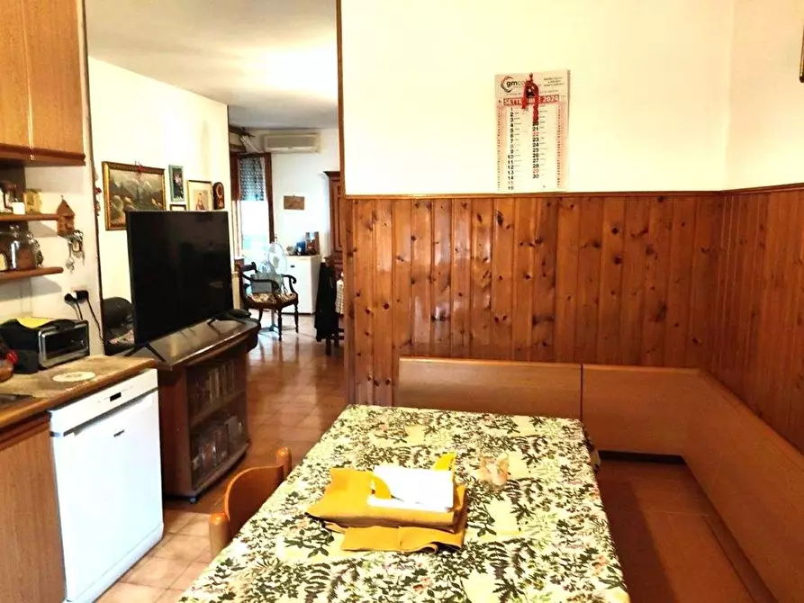 Immagine 9 di Appartamento in vendita  a Camaiore