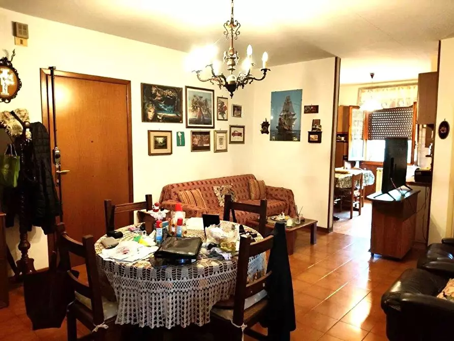 Immagine 13 di Appartamento in vendita  a Camaiore