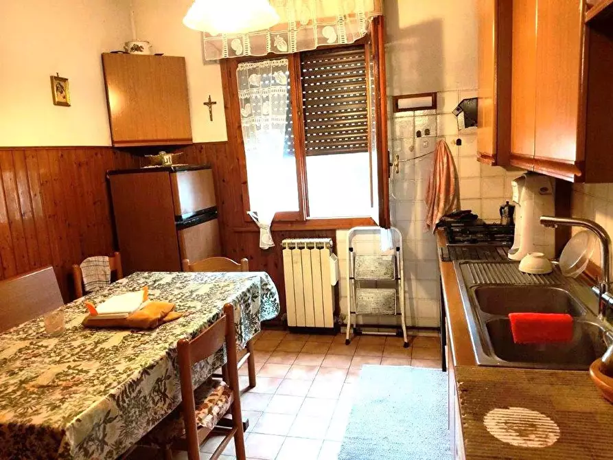 Immagine 7 di Appartamento in vendita  a Camaiore