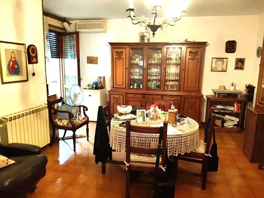 Immagine 11 di Appartamento in vendita  a Camaiore