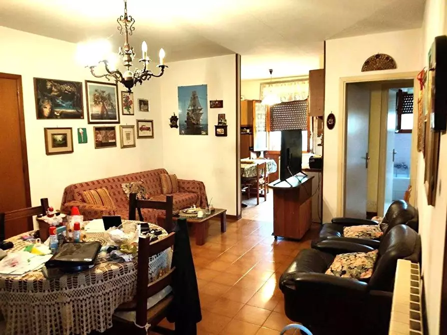 Immagine 12 di Appartamento in vendita  a Camaiore