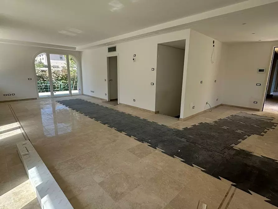 Immagine 16 di Casa bifamiliare in vendita  a Viareggio