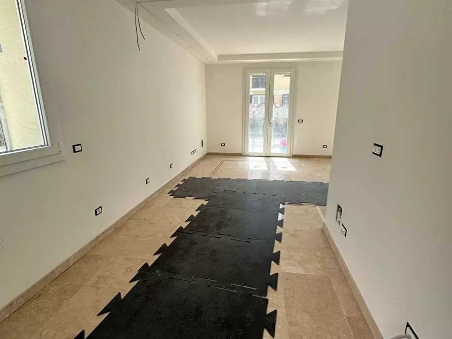 Immagine 14 di Casa bifamiliare in vendita  a Viareggio