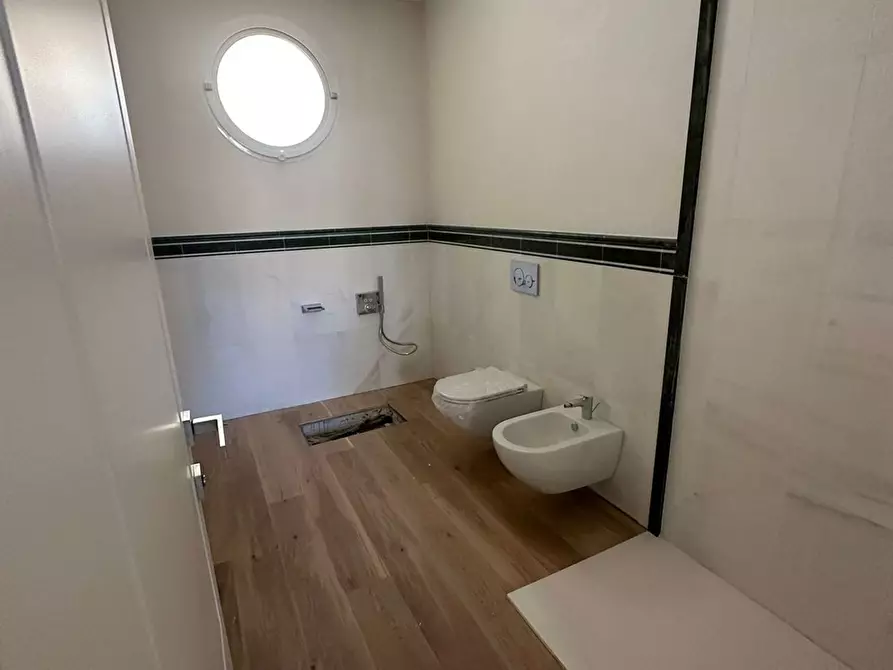 Immagine 19 di Casa bifamiliare in vendita  a Viareggio