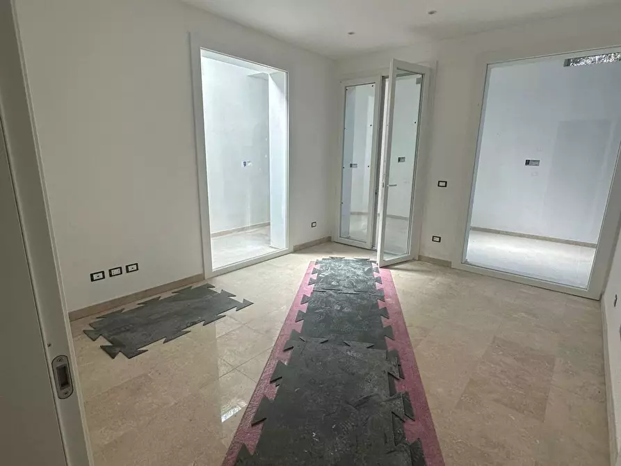 Immagine 20 di Casa bifamiliare in vendita  a Viareggio