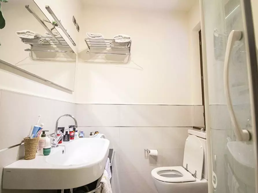 Immagine 12 di Appartamento in vendita  a Camaiore