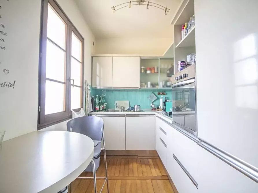 Immagine 1 di Appartamento in vendita  a Camaiore