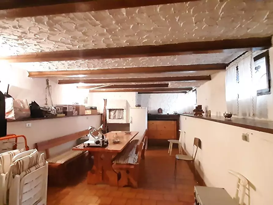 Immagine 11 di Villa in vendita  a Camaiore