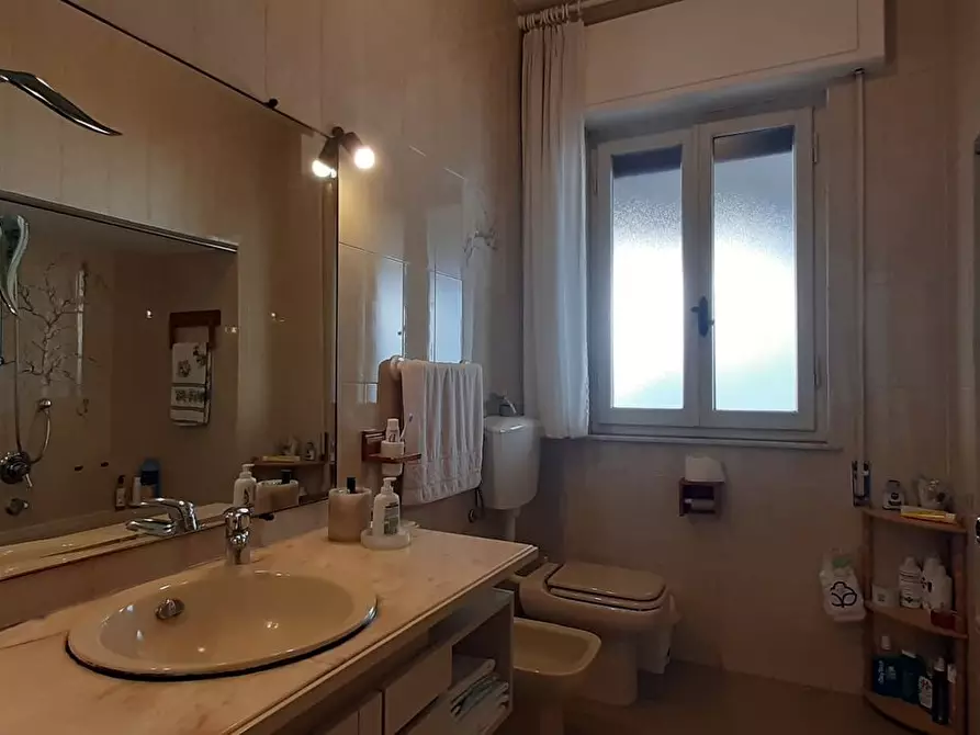 Immagine 20 di Villa in vendita  a Camaiore