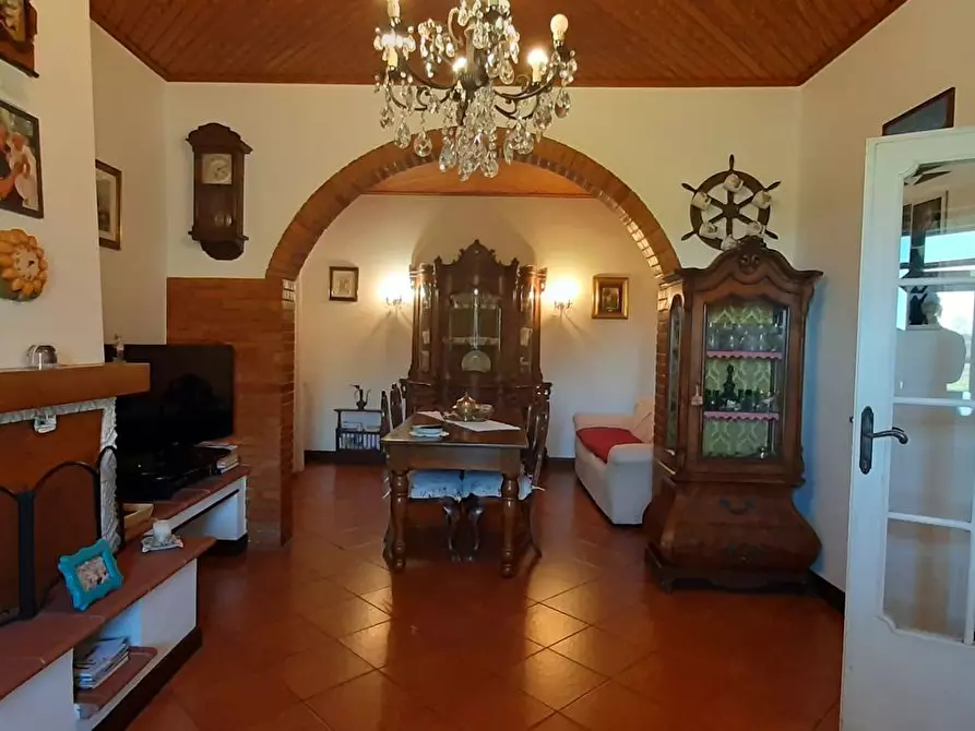 Immagine 15 di Villa in vendita  a Camaiore