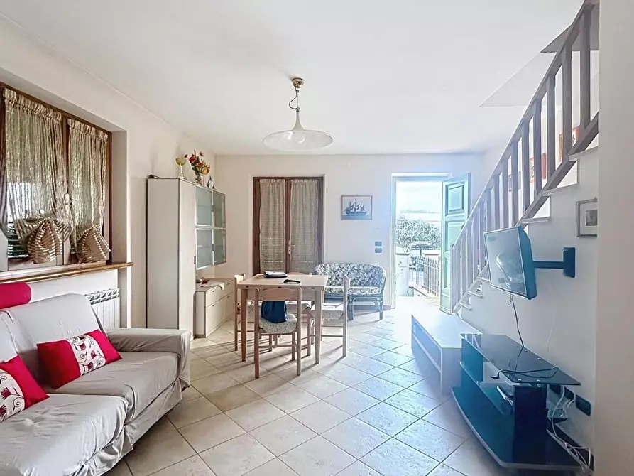 Immagine 22 di Villetta a schiera in vendita  a Camaiore