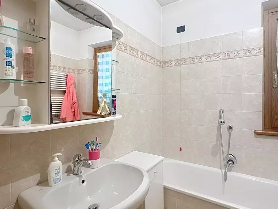 Immagine 14 di Villetta a schiera in vendita  a Camaiore