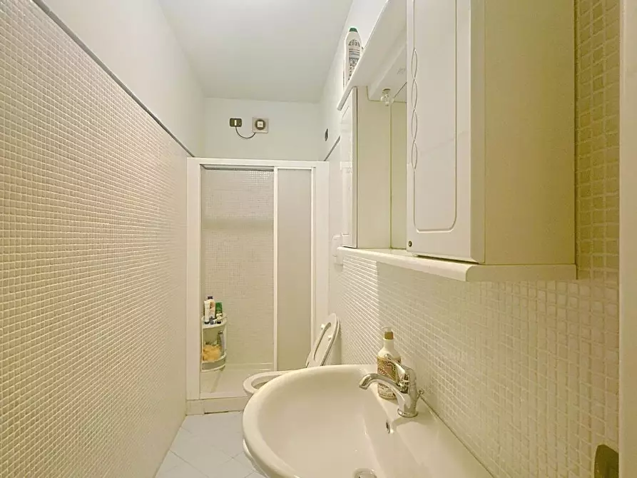 Immagine 25 di Villetta a schiera in vendita  a Camaiore