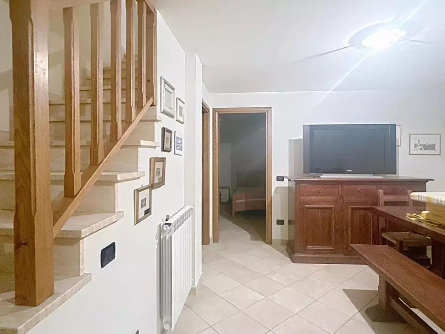 Immagine 18 di Villetta a schiera in vendita  a Camaiore