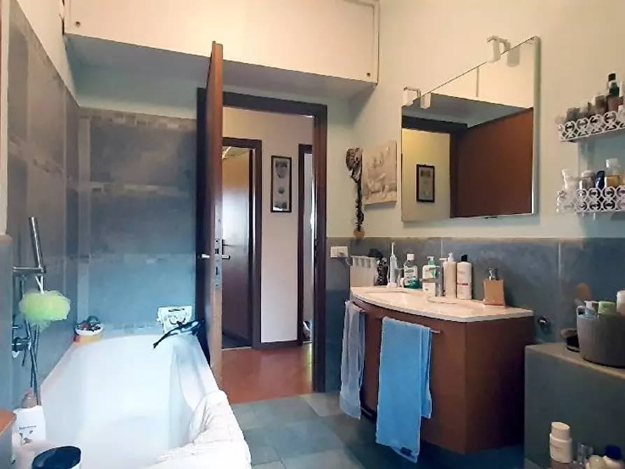 Immagine 13 di Appartamento in vendita  a Camaiore