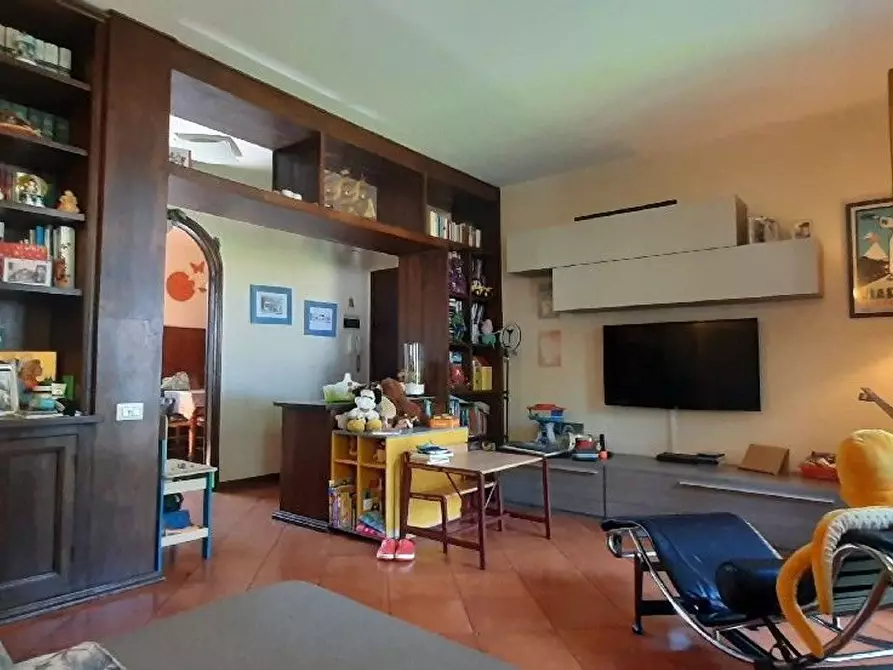 Immagine 2 di Appartamento in vendita  a Camaiore