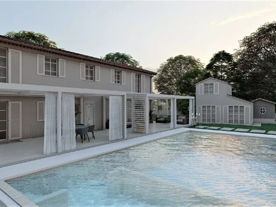 Immagine 11 di Villa in vendita  a Camaiore