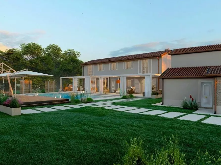 Immagine 14 di Villa in vendita  a Camaiore