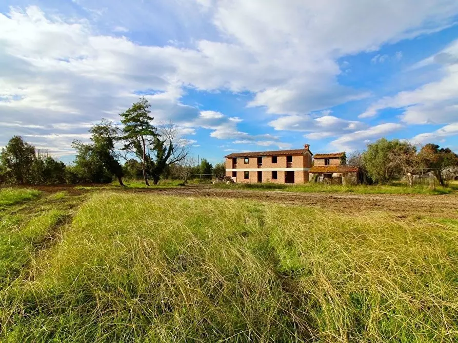 Immagine 18 di Villa in vendita  a Camaiore