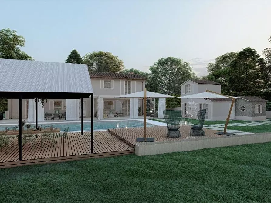 Immagine 10 di Villa in vendita  a Camaiore