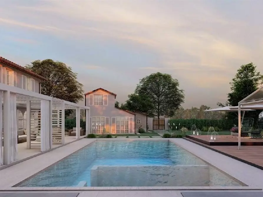 Immagine 25 di Villa in vendita  a Camaiore