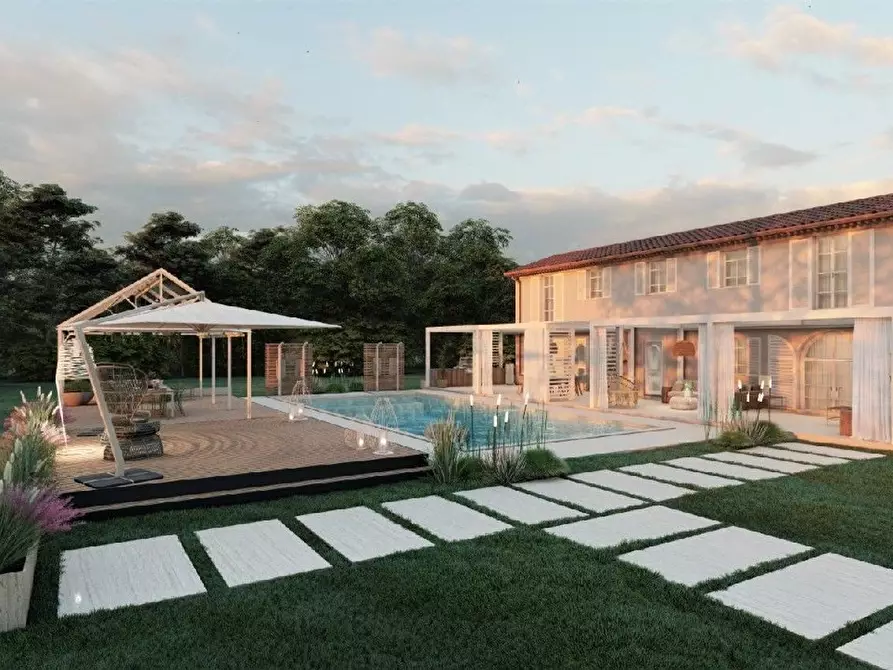 Immagine 22 di Villa in vendita  a Camaiore