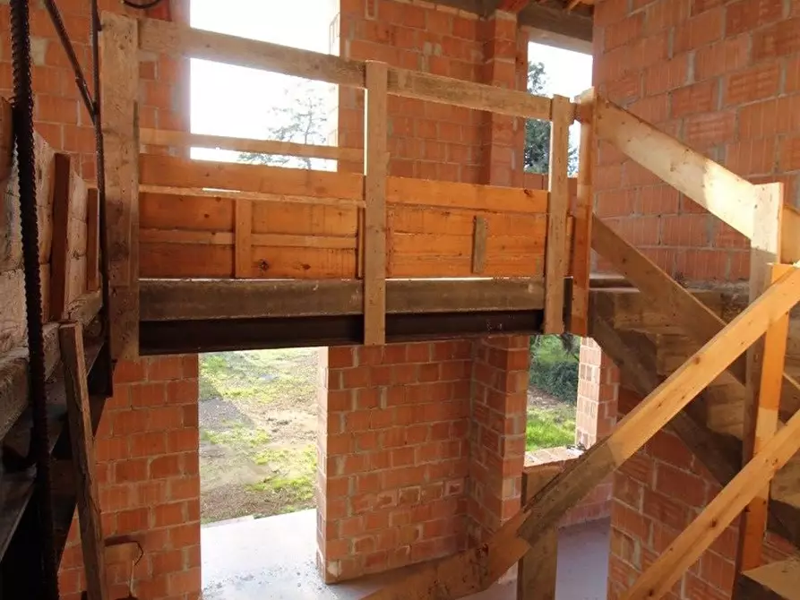 Immagine 16 di Villa in vendita  a Camaiore