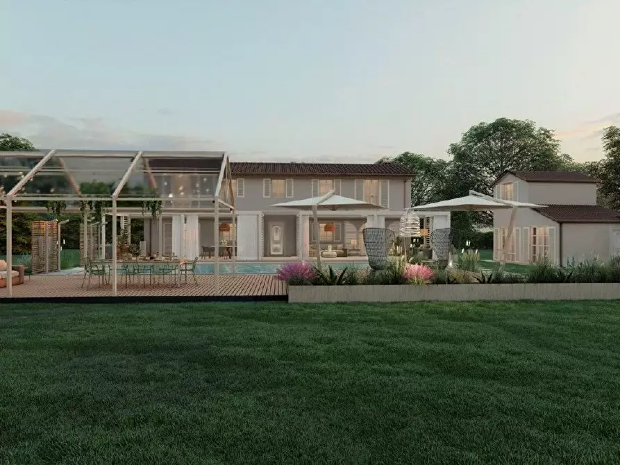 Immagine 15 di Villa in vendita  a Camaiore