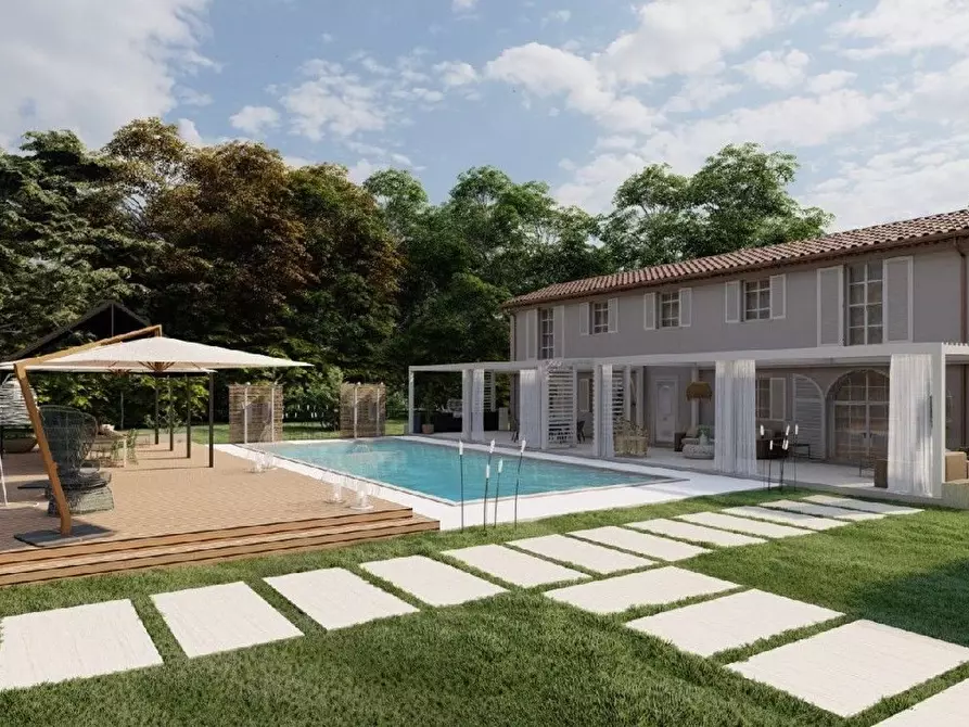 Immagine 12 di Villa in vendita  a Camaiore