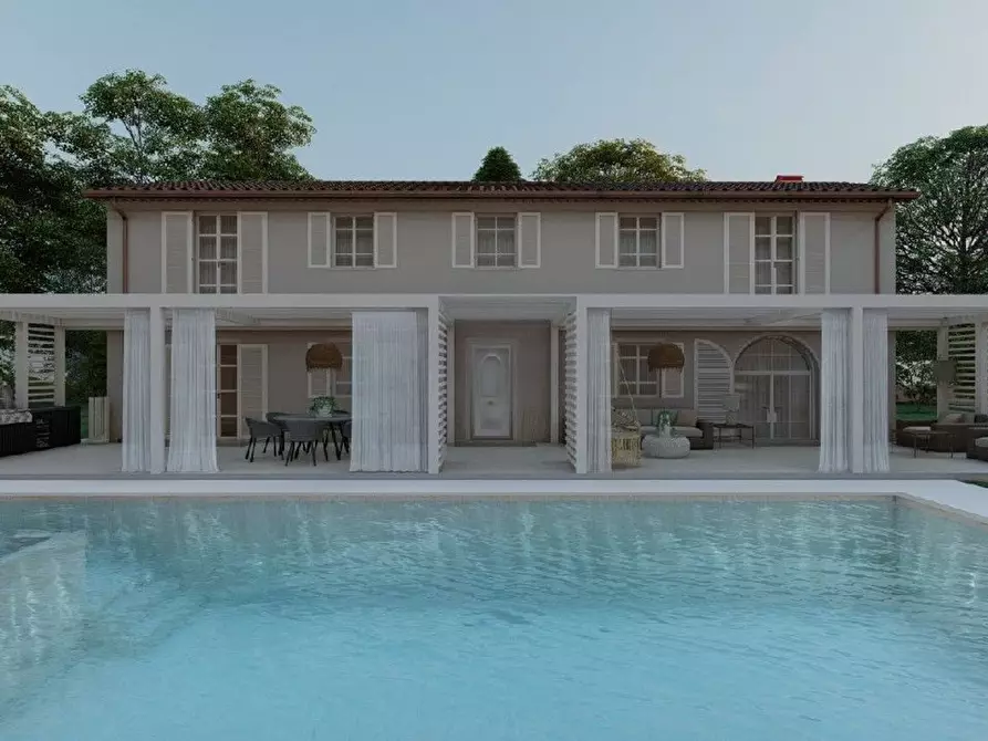 Immagine 9 di Villa in vendita  a Camaiore