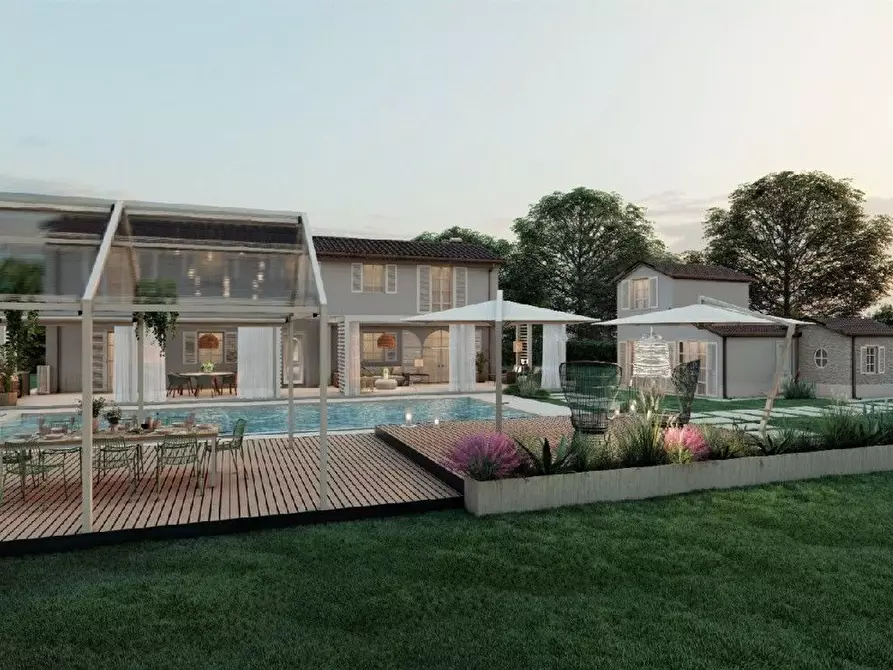 Immagine 23 di Villa in vendita  a Camaiore