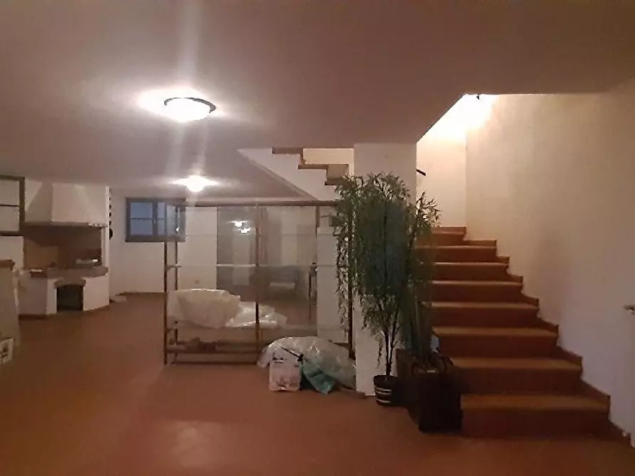 Immagine 9 di Villa in vendita  a Camaiore