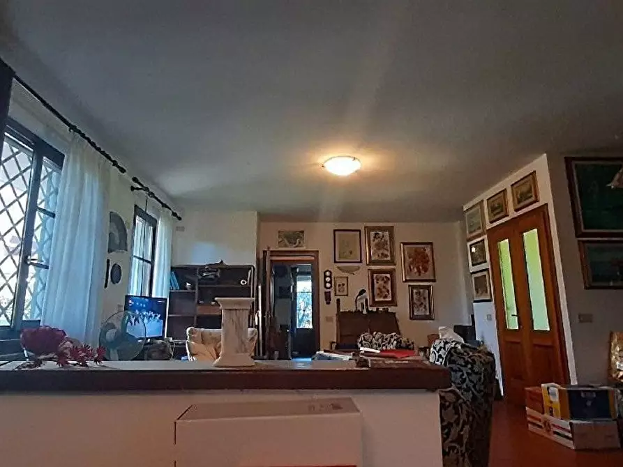 Immagine 5 di Villa in vendita  a Camaiore