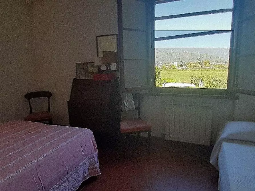 Immagine 8 di Villa in vendita  a Camaiore